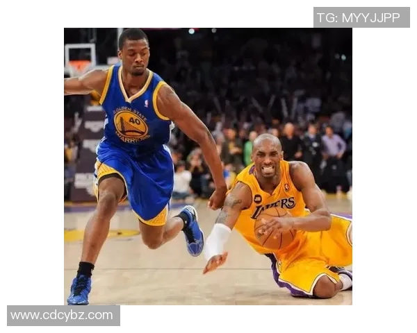 以吓足球球星的成长之路与赛场辉煌瞬间全面解读 以吓足球球星的成长之路与赛场辉煌瞬间全面解读